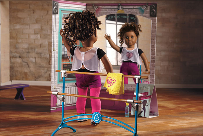 Gabriela-Creative-Studio-Doll-Set-LR